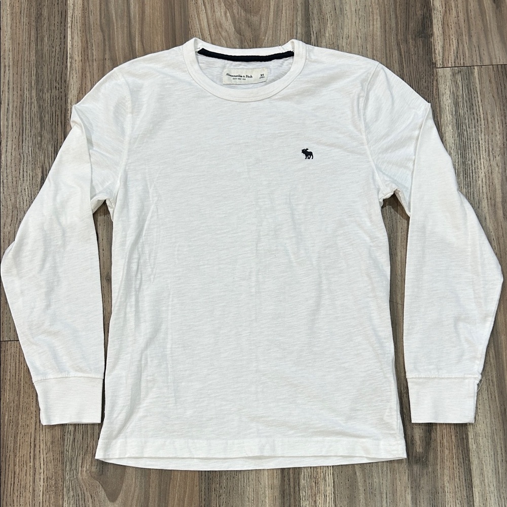 Abercrombie & Fitch Cream Long Sleeve Tee